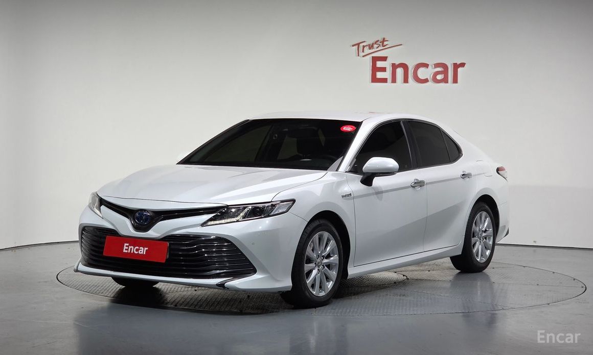 Camry (XV70)2.5 LE Hybrid 2