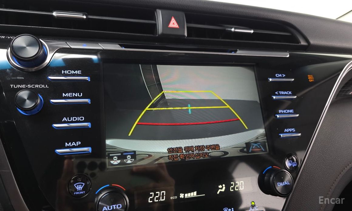 Camry (XV70)2.5 LE Hybrid 15