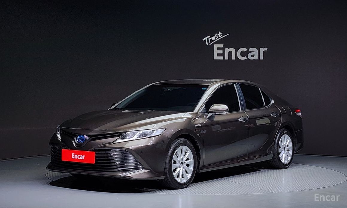 Camry (XV70)2.5 LE Hybrid 2