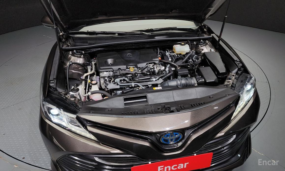 Camry (XV70)2.5 LE Hybrid 7