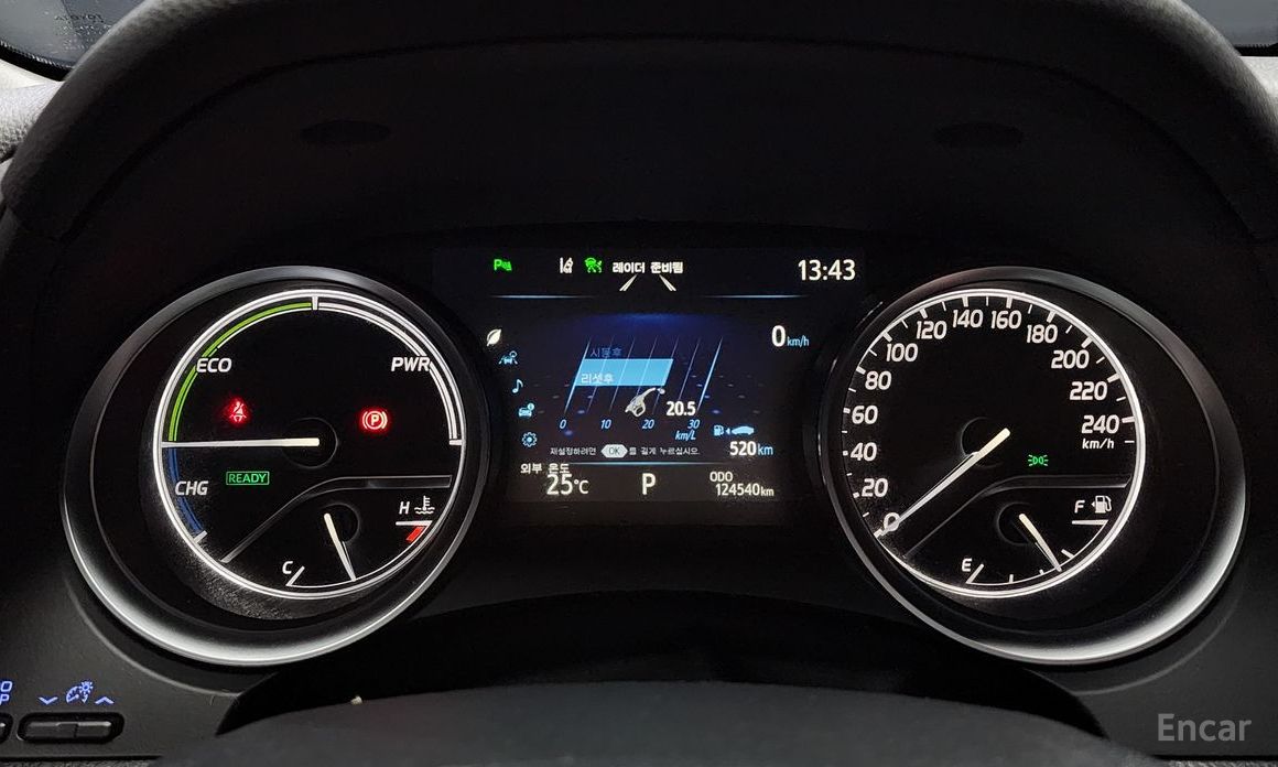 Camry (XV70)2.5 LE Hybrid 9