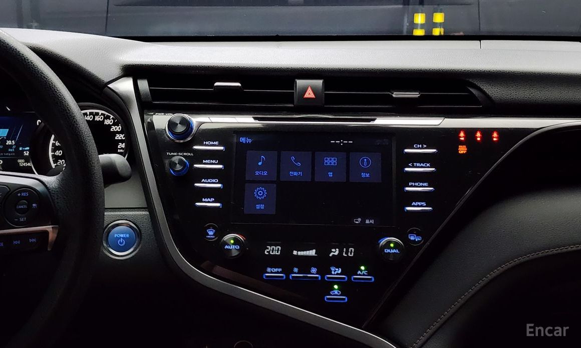 Camry (XV70)2.5 LE Hybrid 15