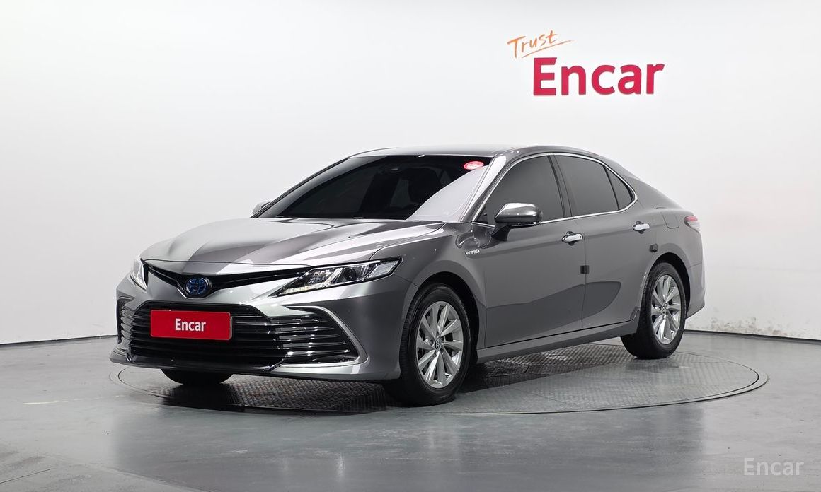Camry (XV70)2.5 LE Hybrid 2