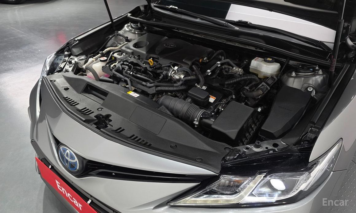 Camry (XV70)2.5 LE Hybrid 7