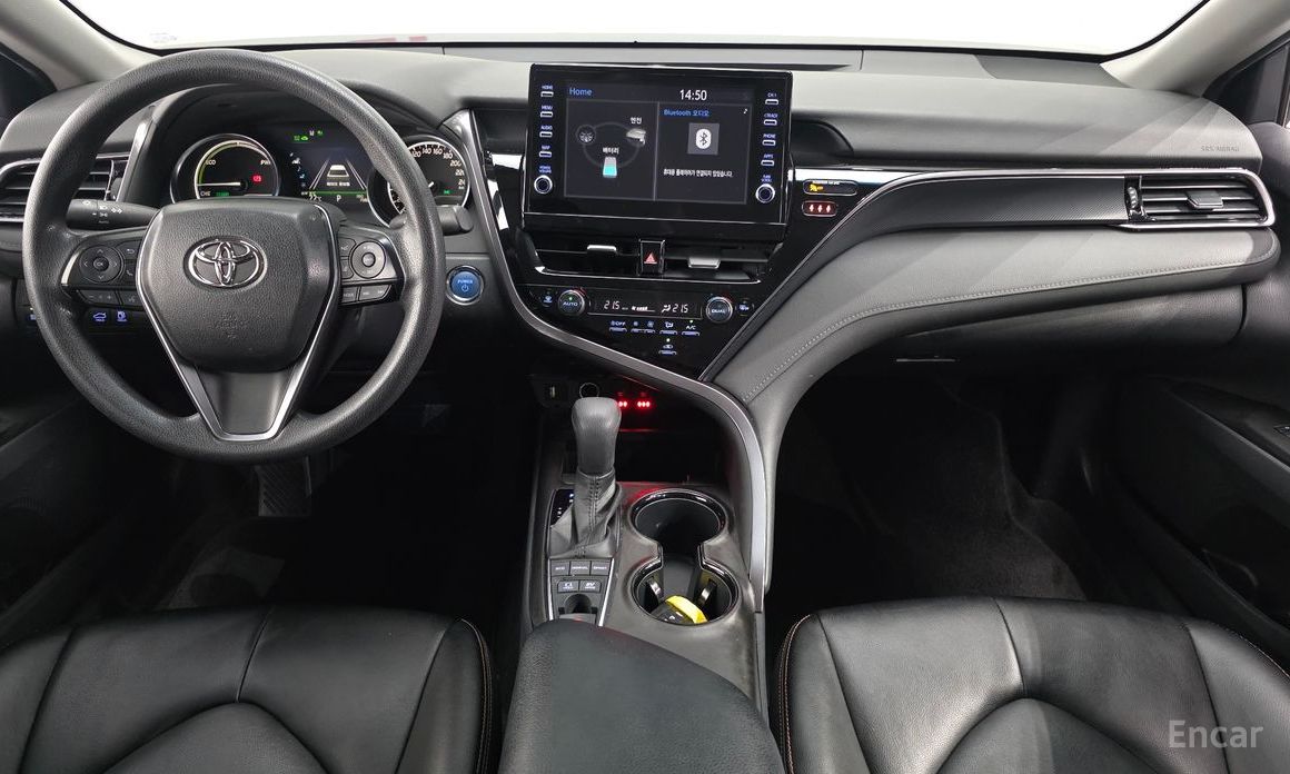 Camry (XV70)2.5 LE Hybrid 8