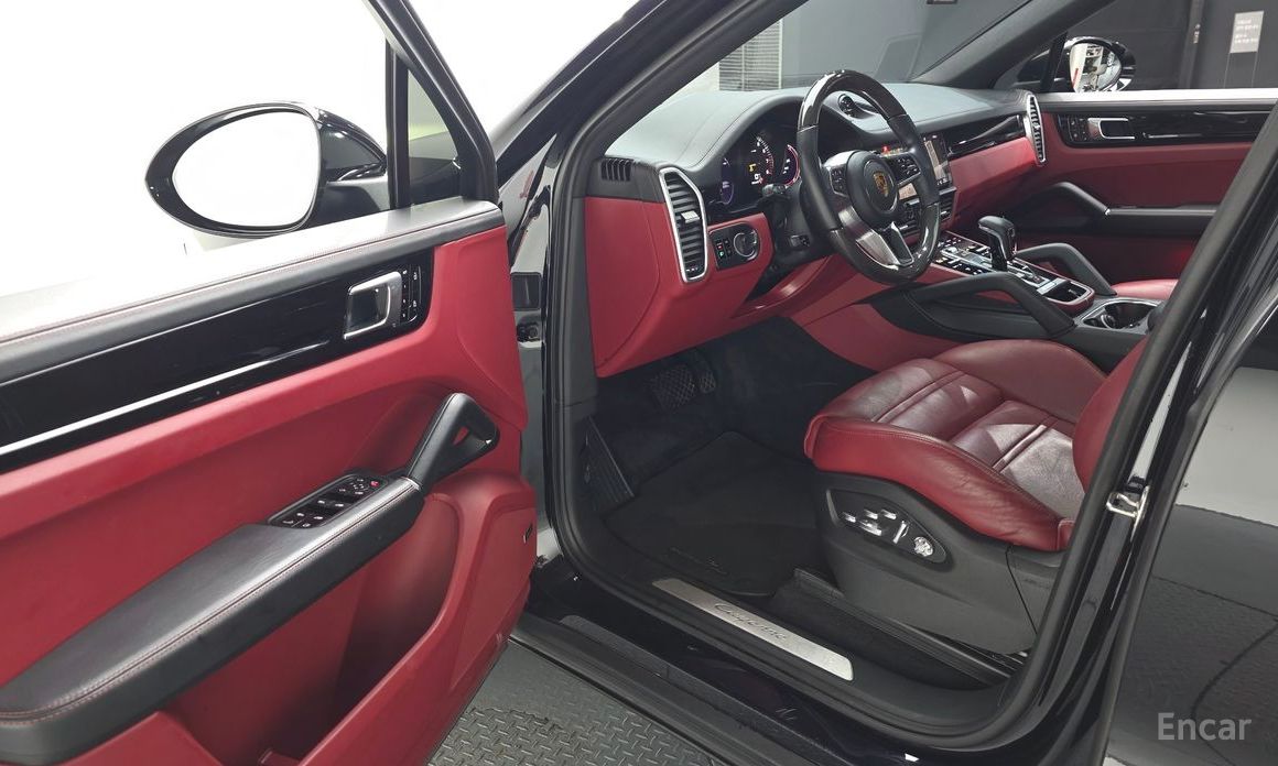 Porsche Cayenne (PO536) 3.0 E-Hybrid Coupe №12