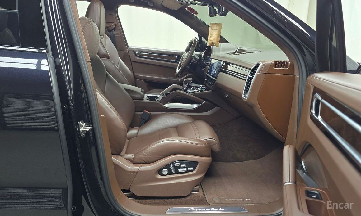 Cayenne (PO536) 4.0 Turbo 11