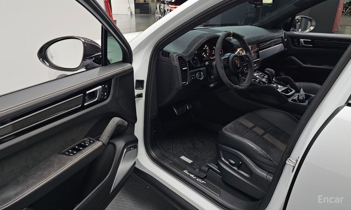 Cayenne (PO536) 4.0 Turbo GT Coupe 11