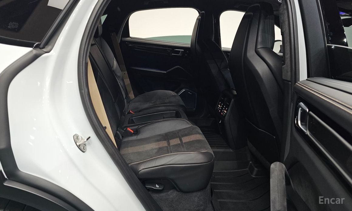 Cayenne (PO536) 4.0 Turbo GT Coupe 12