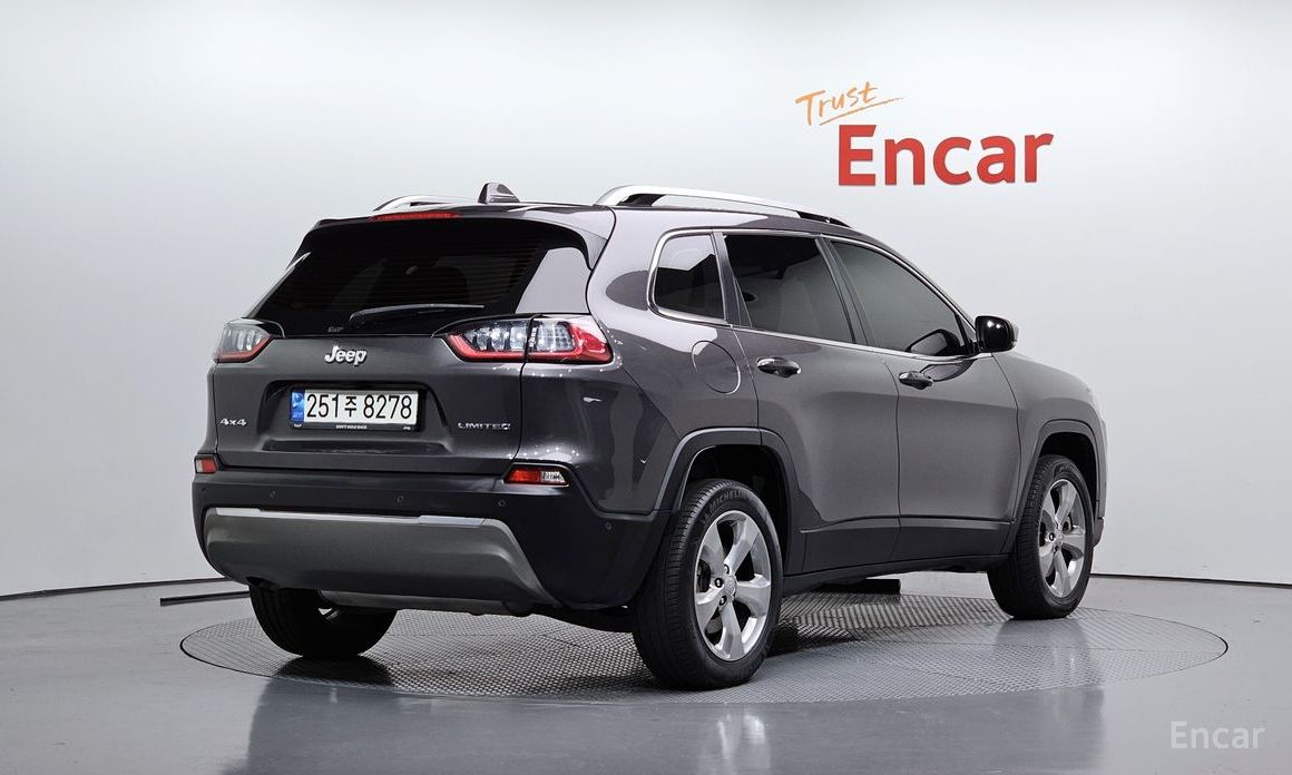 Cherokee (KL) 2.4 Limited AWD 3