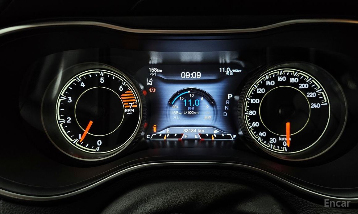 Cherokee (KL) 2.4 Limited AWD 9