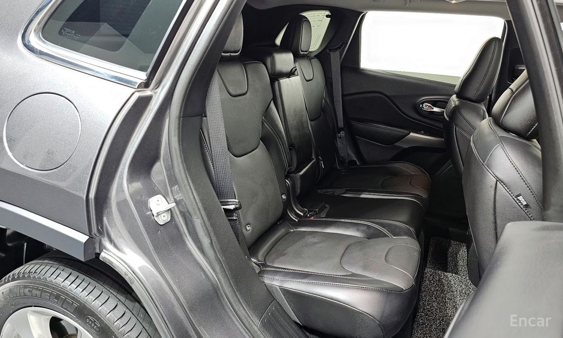 Cherokee (KL) 2.4 Limited AWD 13