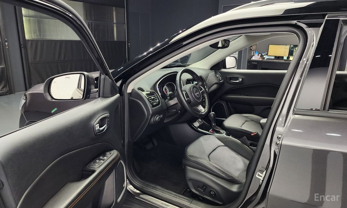Compass 2nd Generation 2.4 Limited 2WD 11