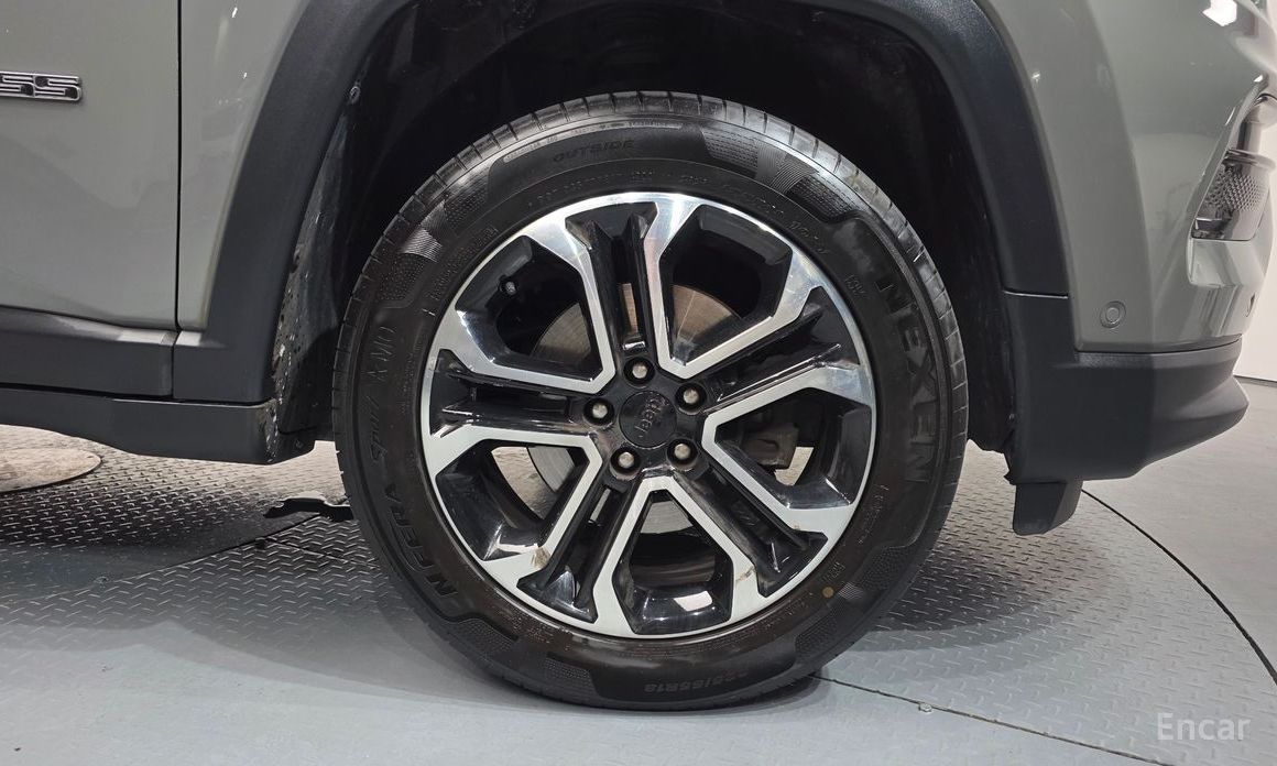 Compass 2nd Generation 2.4 Limited AWD 5