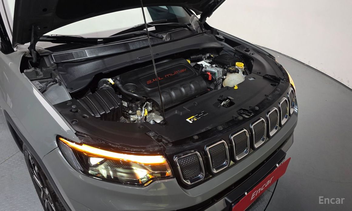 Compass 2nd Generation 2.4 Limited AWD 6