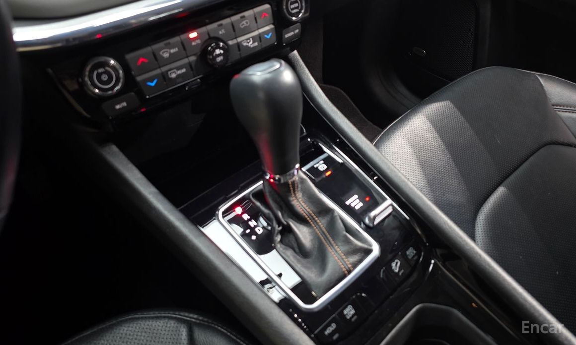 Compass 2nd Generation 2.4 Limited AWD 9
