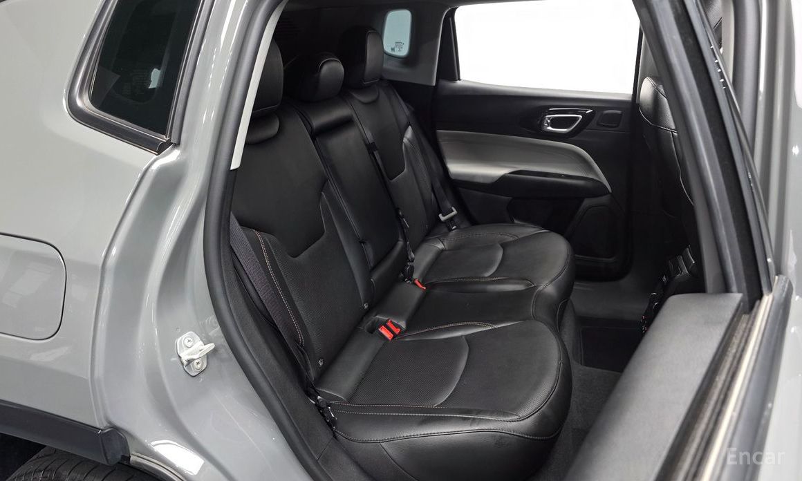 Compass 2nd Generation 2.4 Limited AWD 11