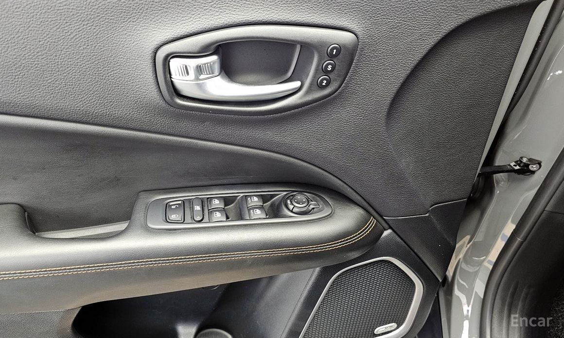 Compass 2nd Generation 2.4 Limited High AWD 15