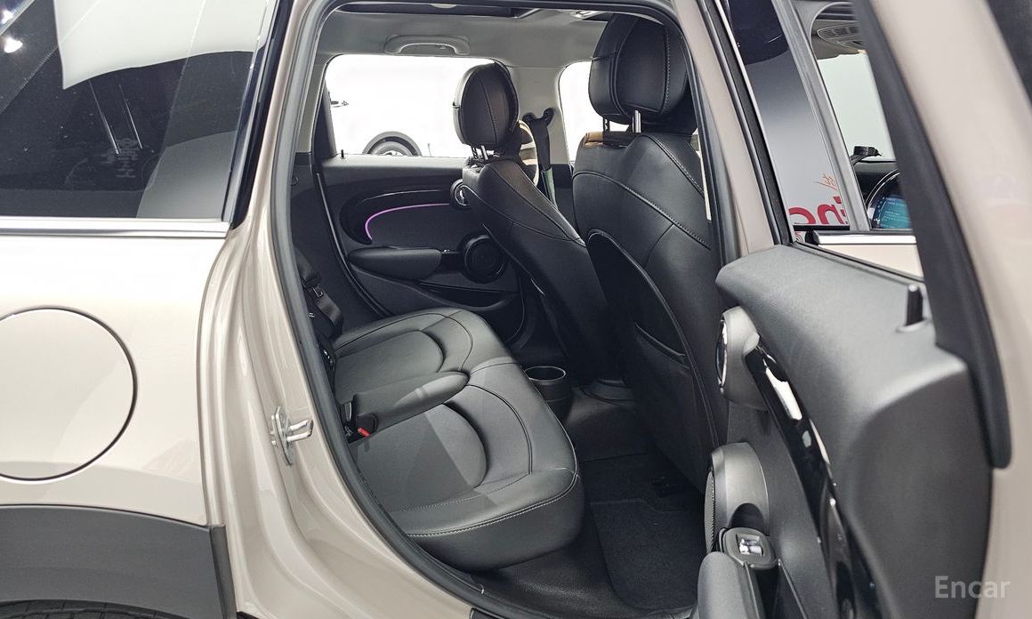 Cooper 5-Door Classic Plus 3rd Generation 13