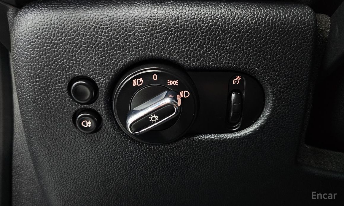 Cooper 5-Door Classic Plus 3rd Generation 18