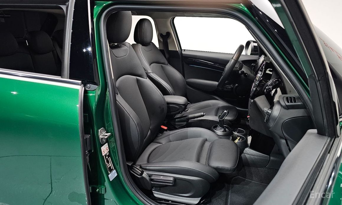 Cooper 5-Door Classic Plus 3rd Generation 12