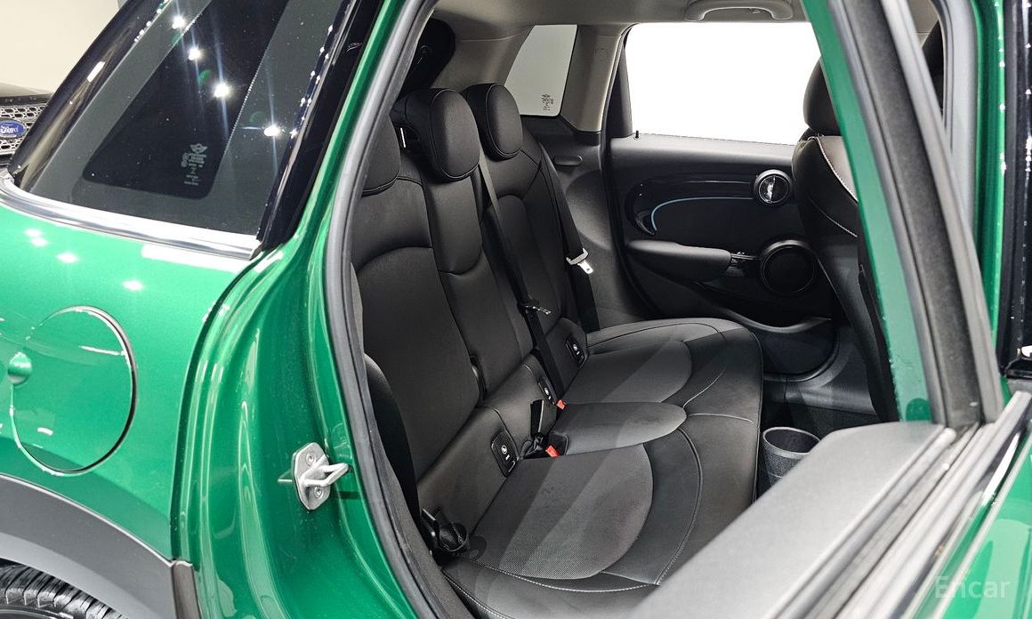 Cooper 5-Door Classic Plus 3rd Generation 13