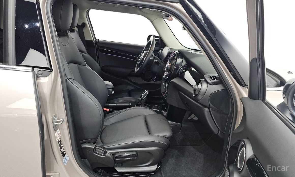 Cooper 5-Door Classic Plus Launchpack 3rd Generation 12