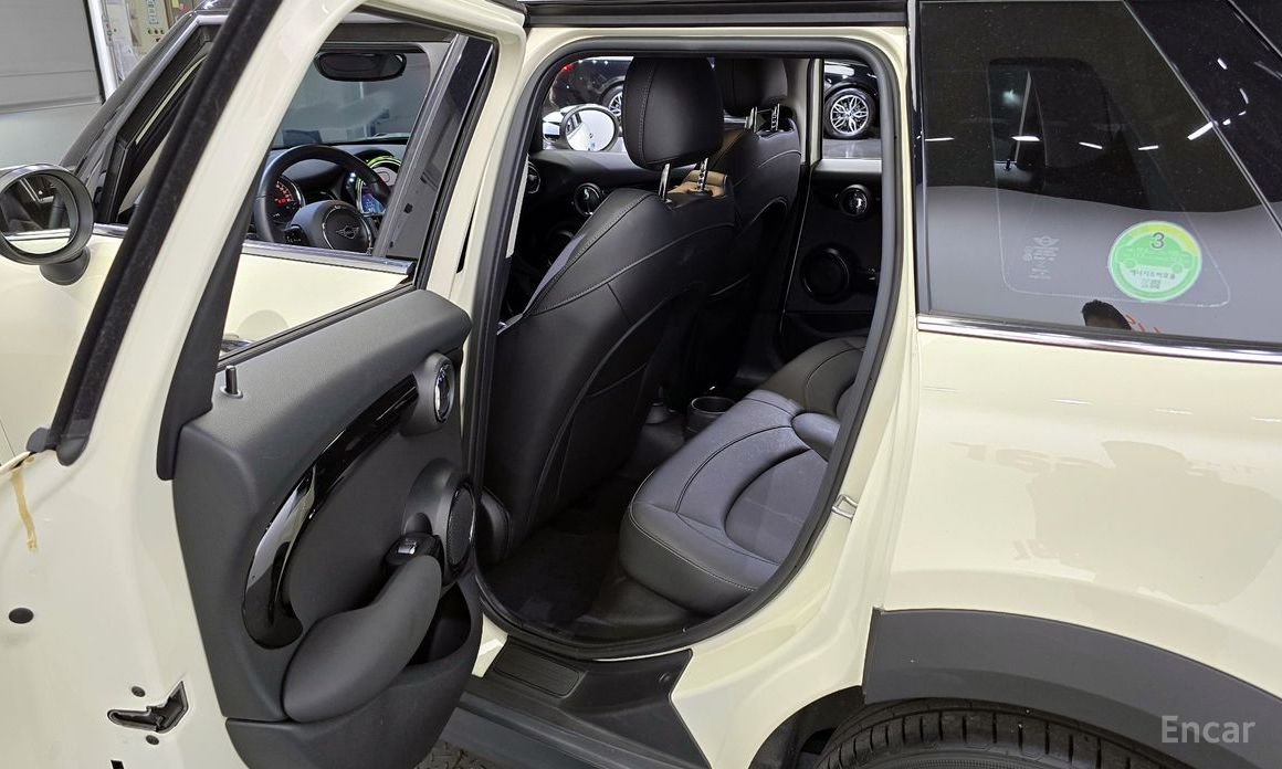 Cooper 5-door Classic 3rd Generation 12