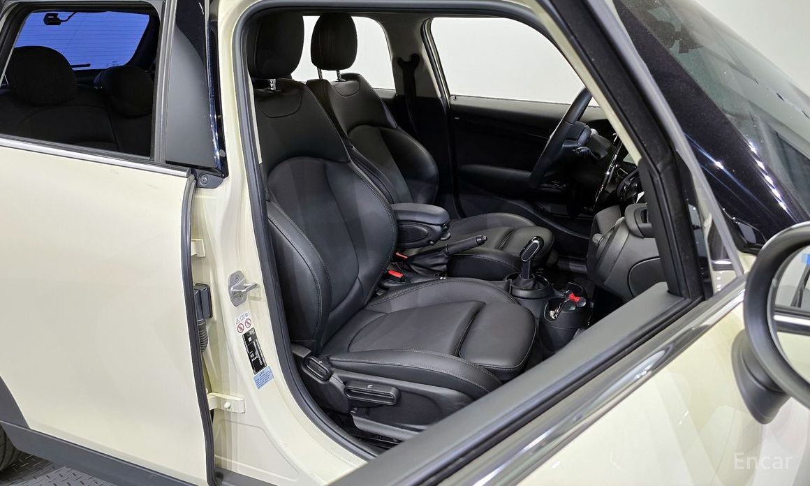 Cooper 5-door Classic 3rd Generation 13
