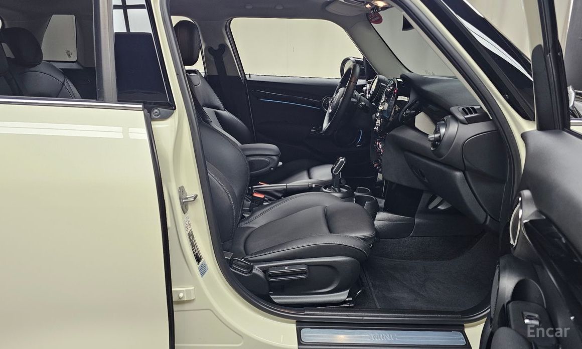 Cooper 5-door Classic 3rd Generation 12