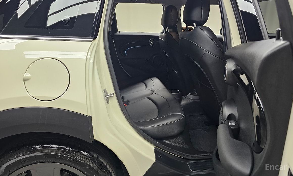 Cooper 5-door Classic 3rd Generation 13