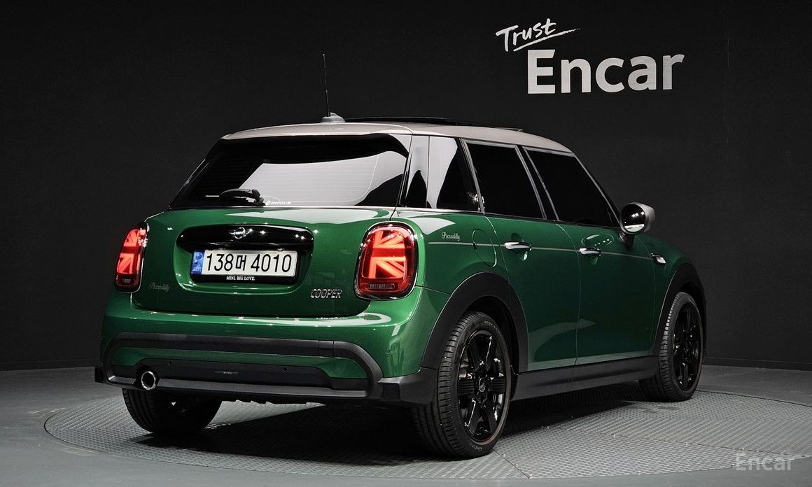 Cooper 5-door Piccadilly Edition 3rd Generation 4
