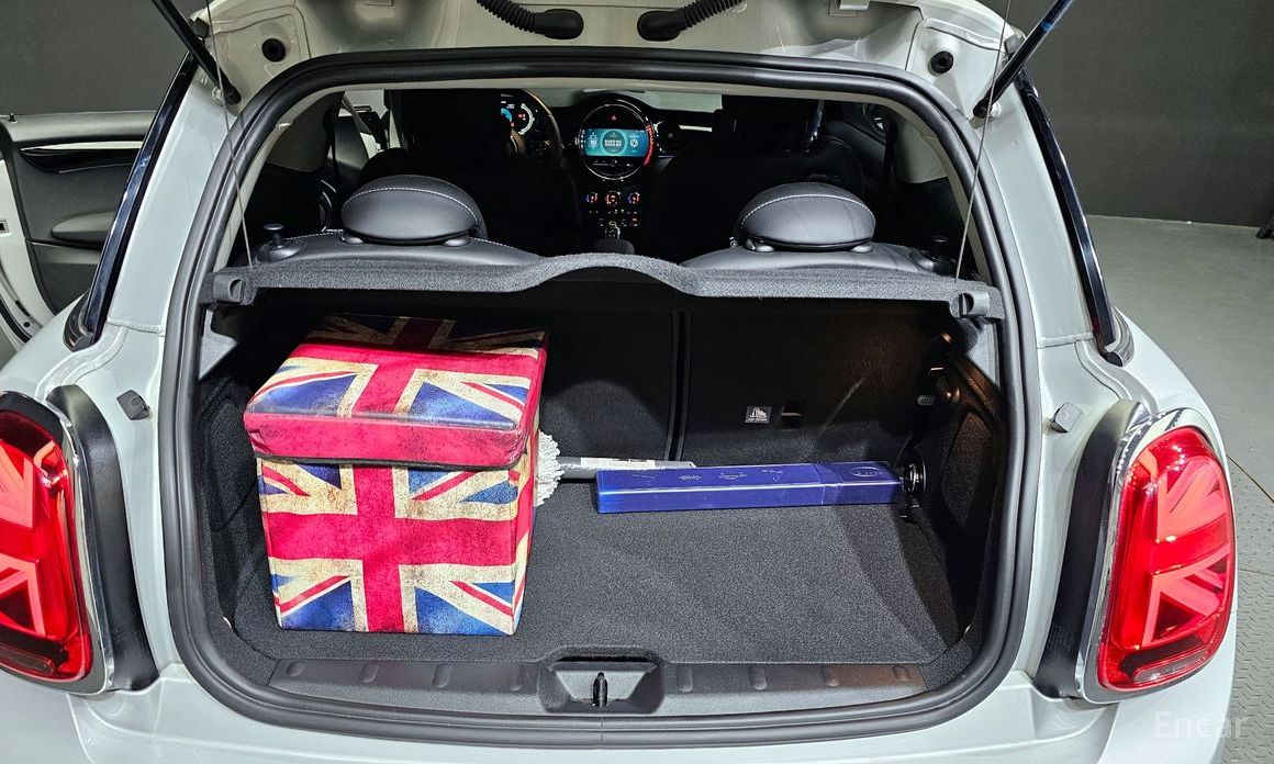 Mini Cooper Electric SE Classic 3rd Generation №21