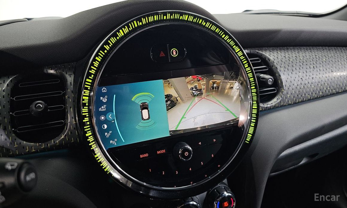 Mini Cooper Electric SE Electric 3rd Generation №16