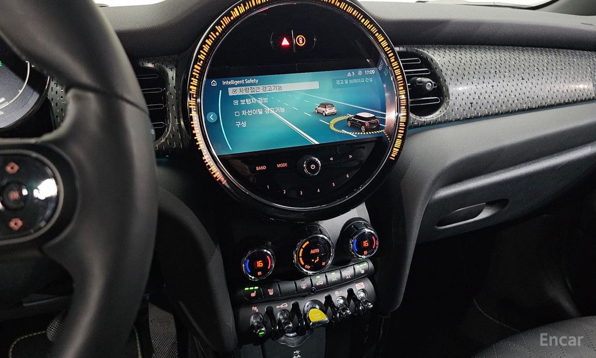 Mini Cooper Electric SE Electric 3rd Generation №17
