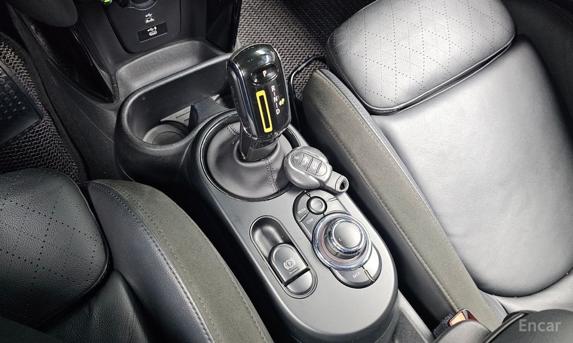 Mini Cooper Electric SE Electric 3rd Generation №10