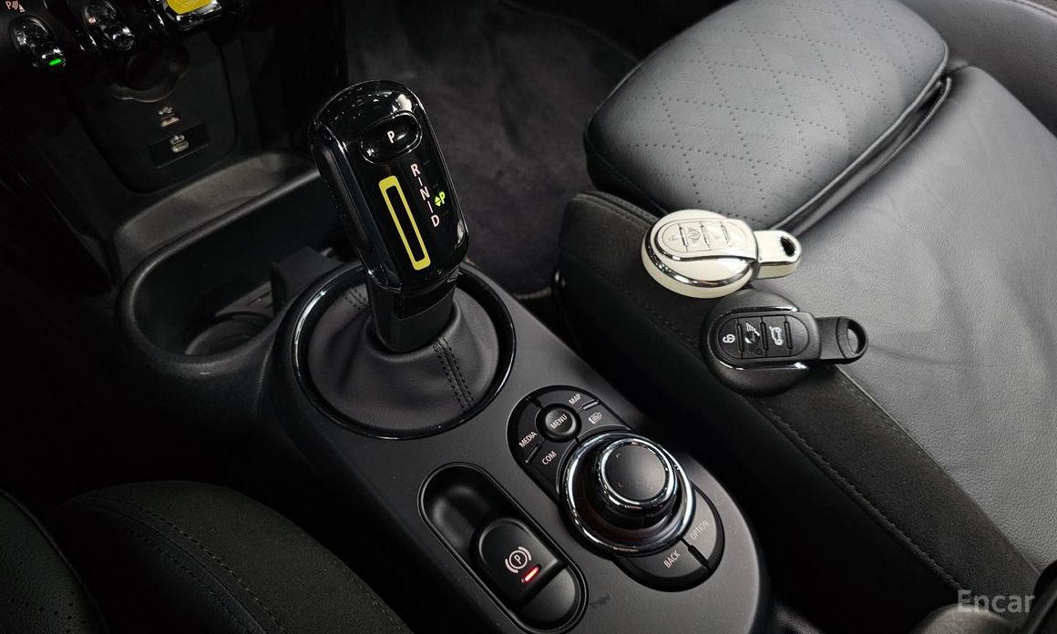 Mini Cooper Electric SE Electric 3rd Generation №10