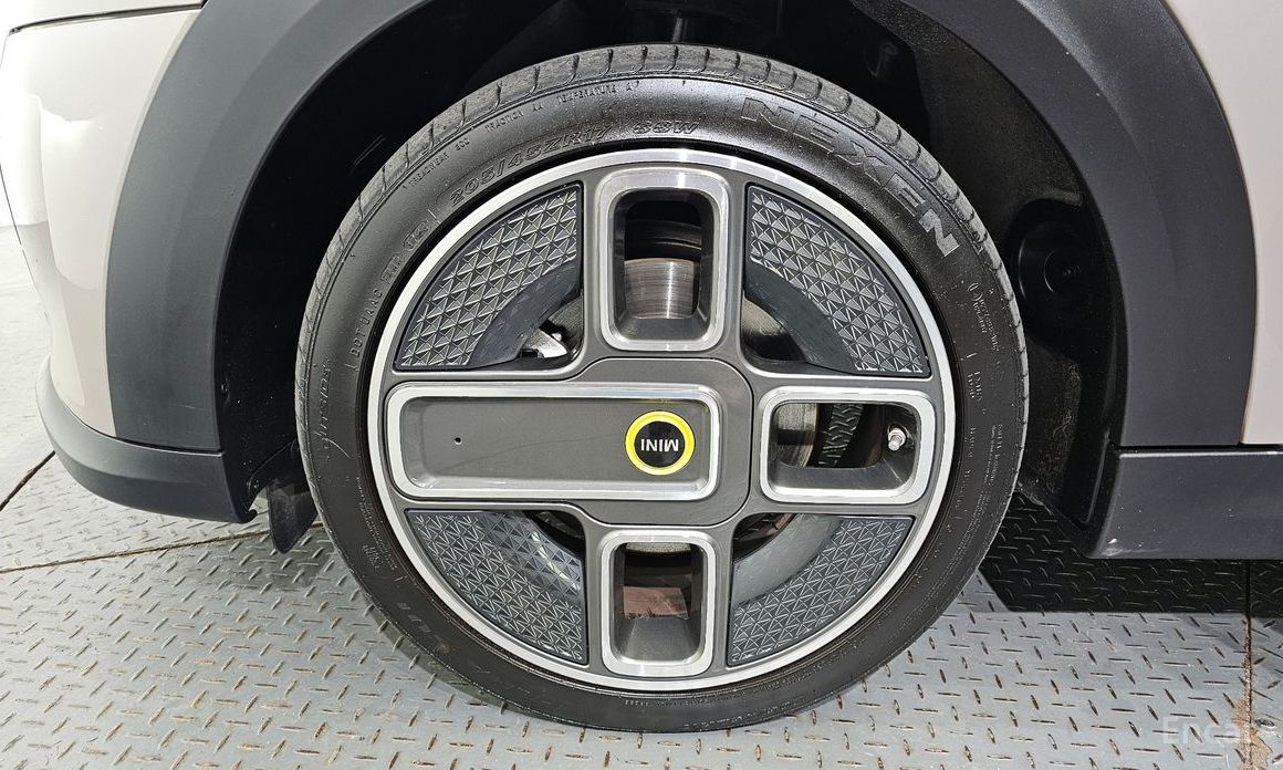 Mini Cooper Electriczen ZE Edition 3rd Generation №6