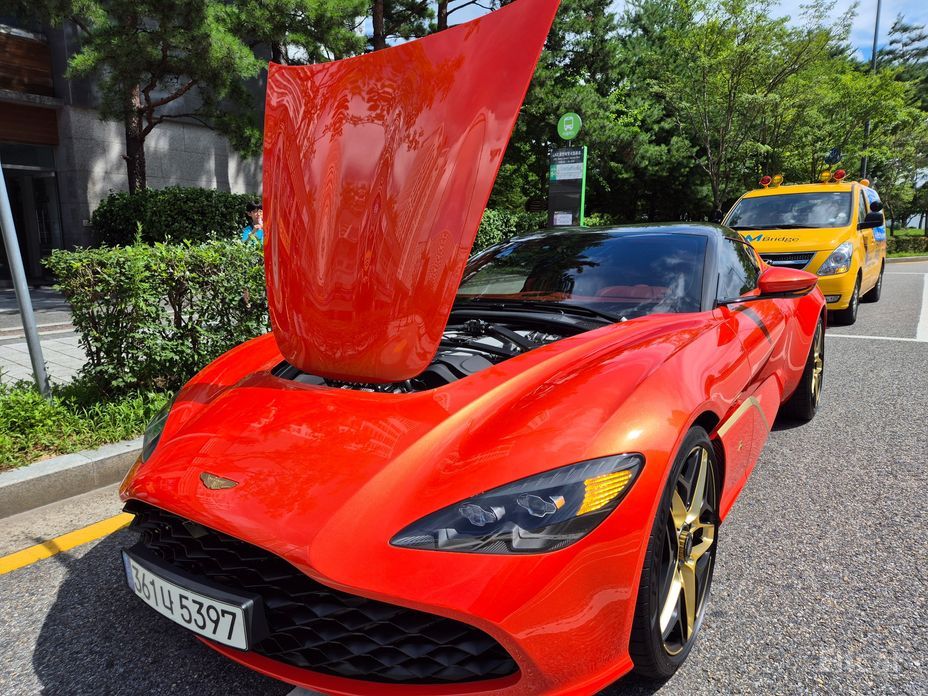 Aston Martin DBS5. 2 GT Zagato №21