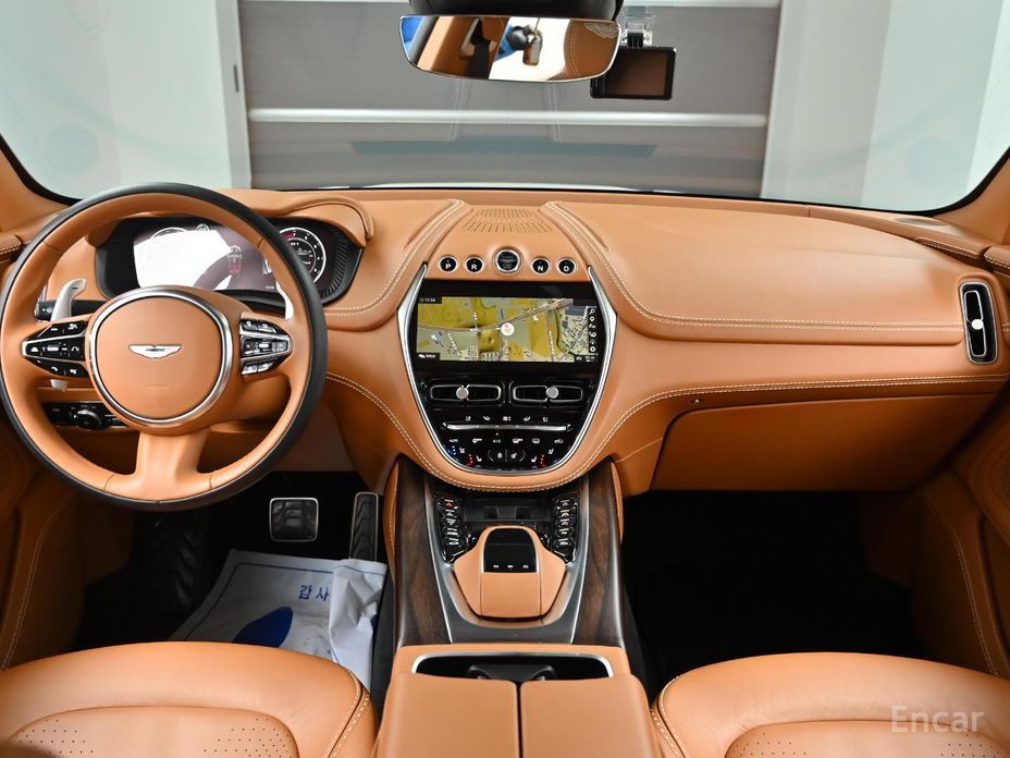 Aston Martin DBX4.0 V8 №8