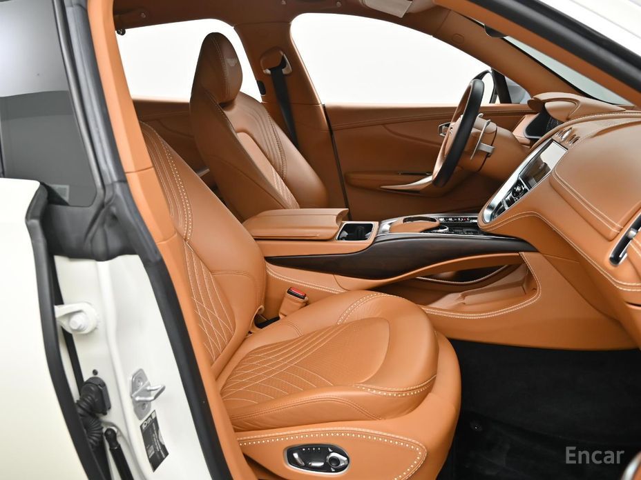 Aston Martin DBX4.0 V8 №11