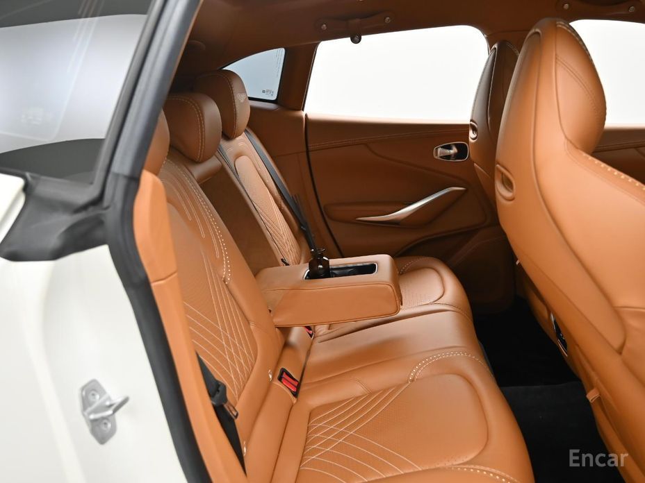 Aston Martin DBX4.0 V8 №13
