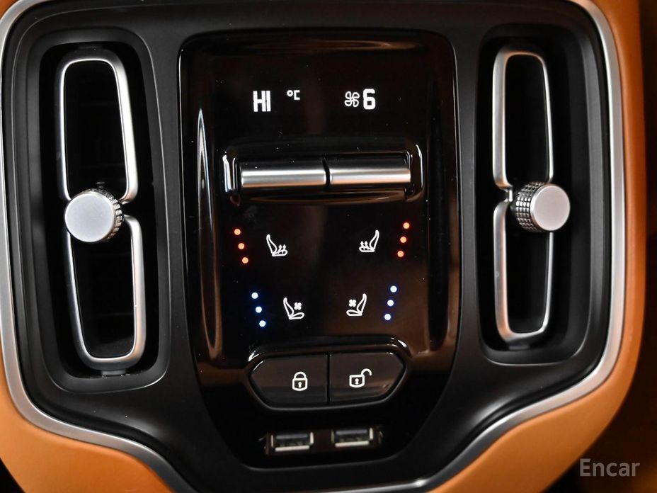 Aston Martin DBX4.0 V8 №17