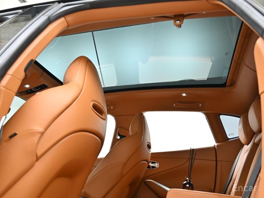 Aston Martin DBX4.0 V8 №20