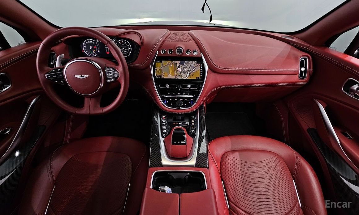 Aston Martin DBX4.0 V8 №8