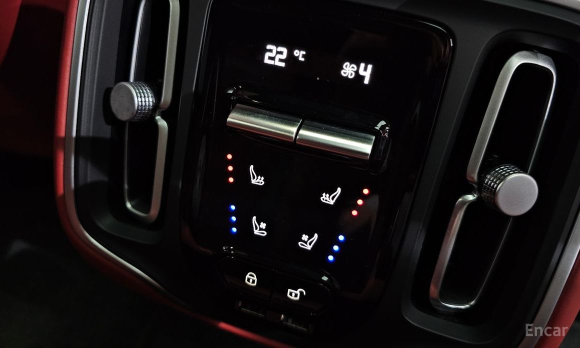 Aston Martin DBX4.0 V8 №19
