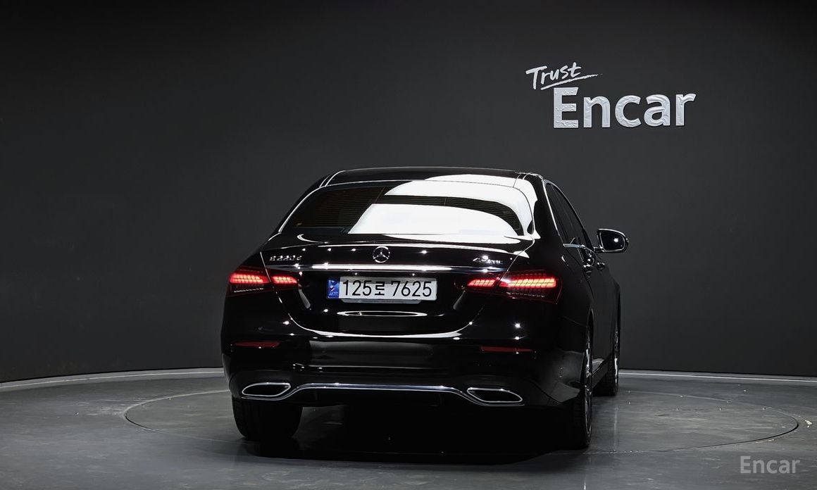 E-Class W213E220d 4MATIC AMG Line 5