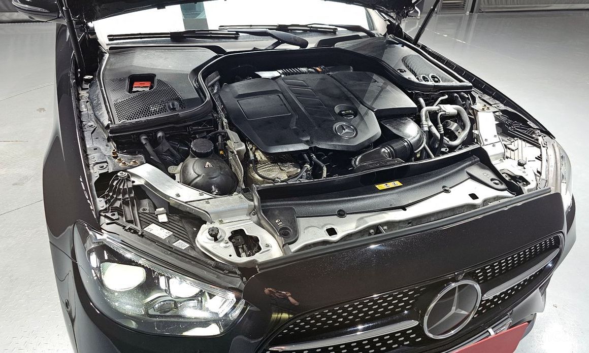 E-Class W213E220d 4MATIC AMG Line 7