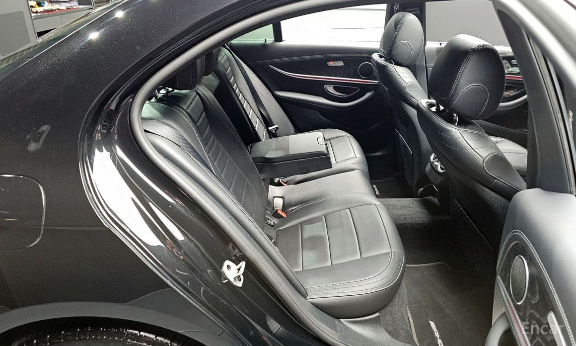 E-Class W213E220d 4MATIC AMG Line 12