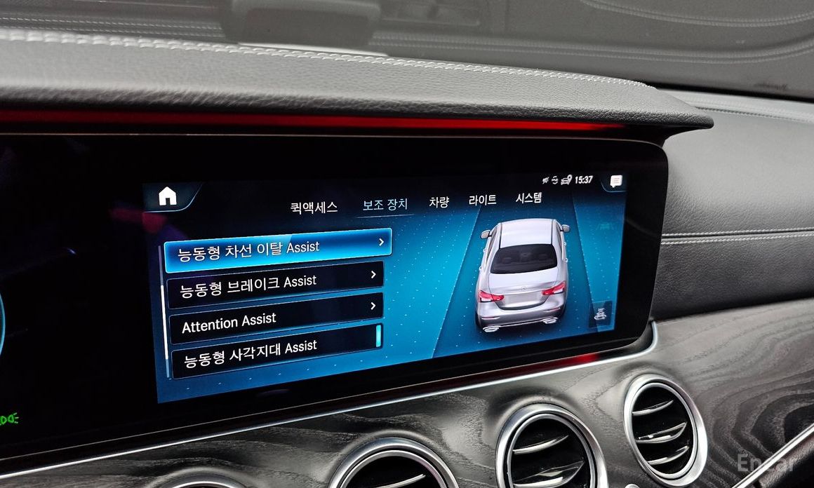 E-Class W213E220d 4MATIC AMG Line 17
